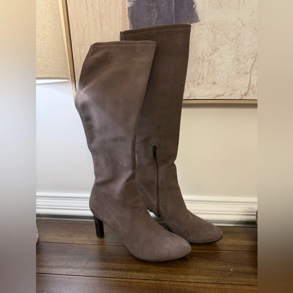 Aquatalia Rhumba Weatherproof Suede Knee-High Boots in Anthracite size 10